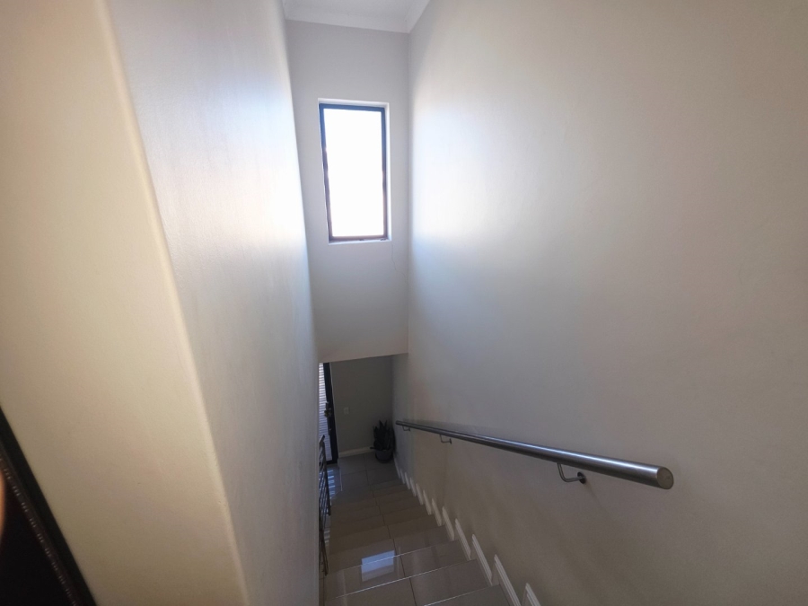 3 Bedroom Property for Sale in Parklands North Western Cape